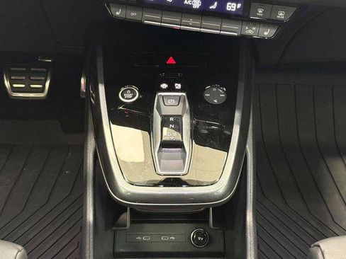 Certified 2025 Audi Q4 e-tron Premium Plus w/ Premium Plus AWD/4WD image 11