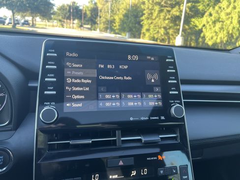 Used 2019 Toyota Avalon Touring FWD image 20