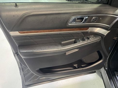Used 2016 Ford Explorer Platinum AWD/4WD image 11
