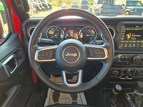 Used 2022 Jeep Wrangler Unlimited Sahara w/ Cold Weather Group AWD/4WD image 19