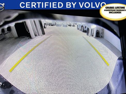 Used 2024 Volvo XC40 B5 Core image 29