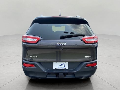 Used 2018 Jeep Cherokee Latitude Plus w/ Cold Weather Group AWD/4WD image 11