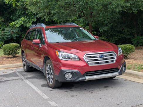 Used 2016 Subaru Outback 2.5i Limited AWD/4WD image 2