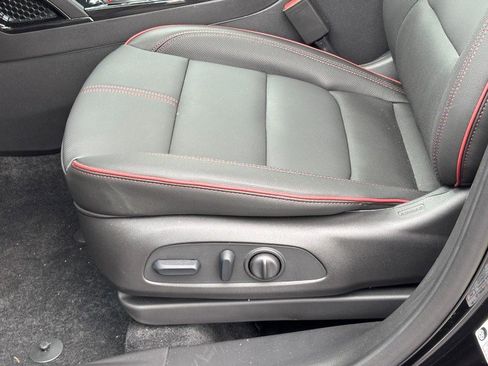 Used 2025 Chevrolet TrailBlazer RS w/ Convenience Package image 25