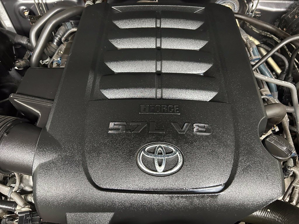 Used 2015 Toyota Tundra SR5 w/ TRD Off Road Package AWD/4WD image 10