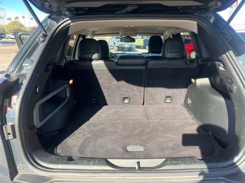 Used 2018 Jeep Cherokee Latitude Plus image 34