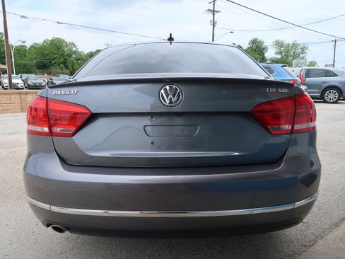 Used 2014 Volkswagen Passat TDI SEL Premium FWD image 10