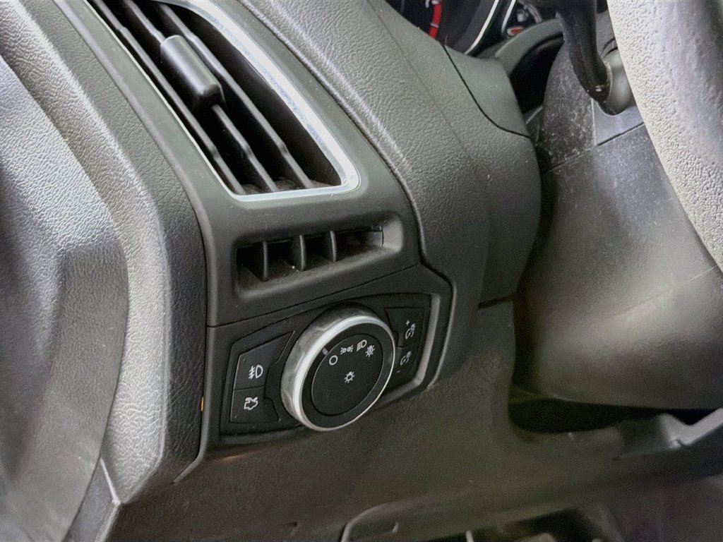 Used 2017 Ford Focus ST FWD image 13