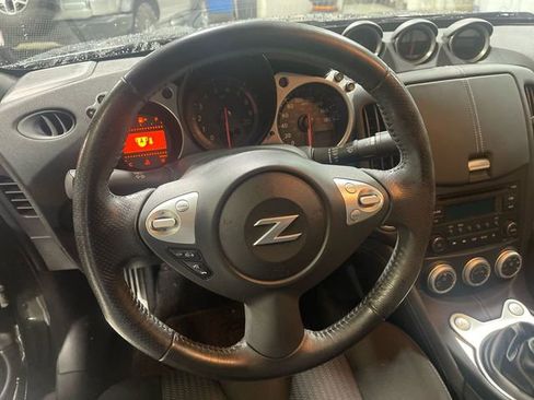 Used 2015 Nissan 370Z w/ Sport Package image 10