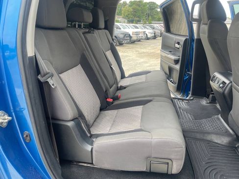 Used 2017 Toyota Tundra SR5 w/ SR5 Upgrade Package AWD/4WD image 22