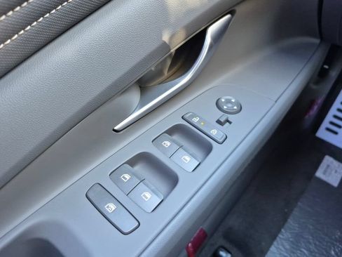 New 2026 Hyundai Elantra SEL Sport FWD image 31
