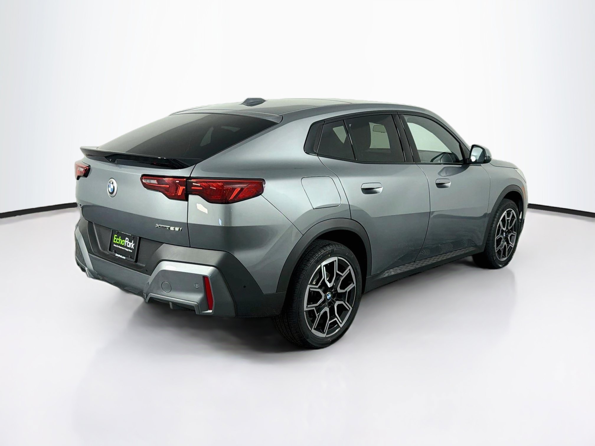 Used 2025 BMW X2 xDrive28i AWD/4WD image 9