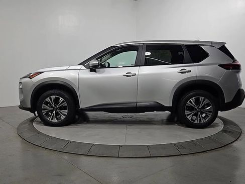 Used 2023 Nissan Rogue SV FWD image 2
