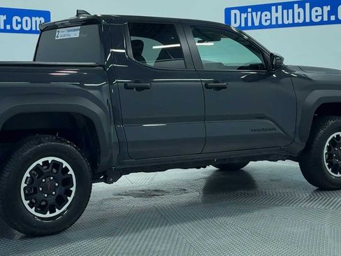 Used 2025 Toyota Tacoma TRD Off-Road AWD/4WD image 7