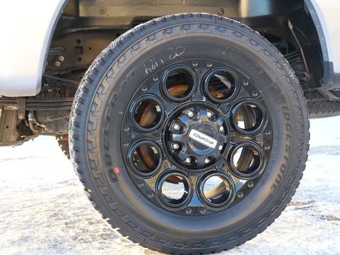 Used 2024 Ford F350 Lariat w/ Black Appearance Package image 13