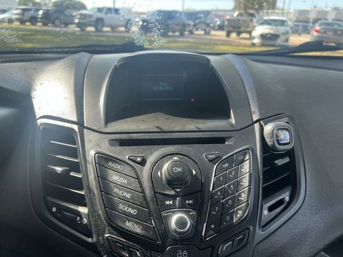 Used 2015 Ford Fiesta SE w/ Comfort Package image 11