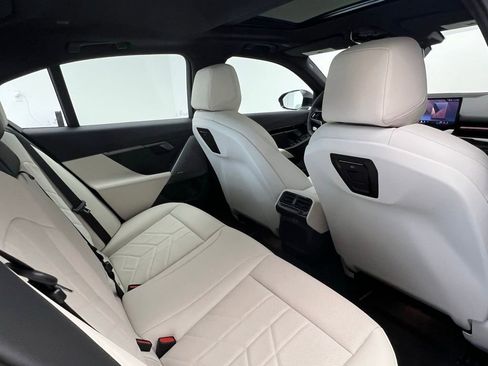 Certified 2025 BMW 530i w/ Premium Package image 8