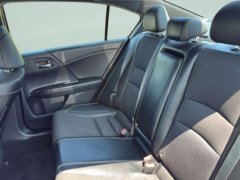 Used 2016 Honda Accord Sport image 14