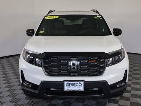 Used 2025 Honda Passport TrailSport image 2