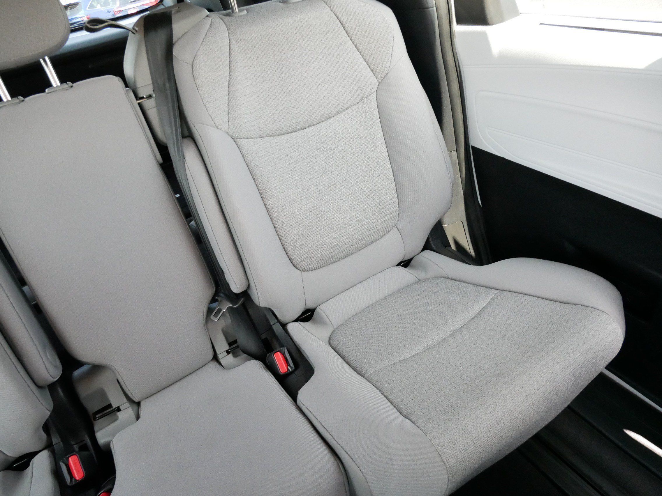 Certified 2026 Toyota Sienna LE FWD image 14