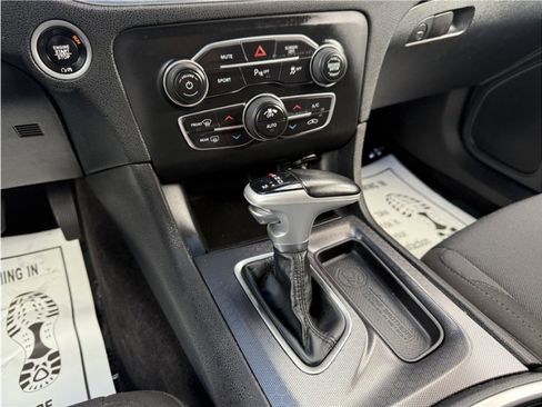 Used 2018 Dodge Charger R/T image 40