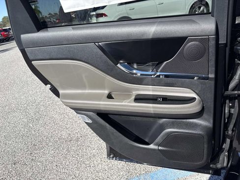 New 2026 Lincoln Corsair Premiere image 13