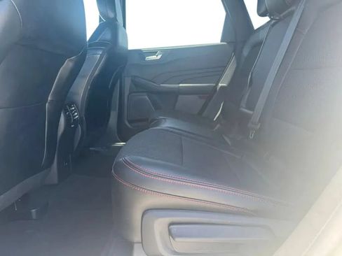 Used 2024 Ford Escape ST-Line Select AWD/4WD image 17