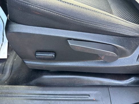 Used 2022 Chevrolet Colorado LT w/ Fleet Safety Package image 13