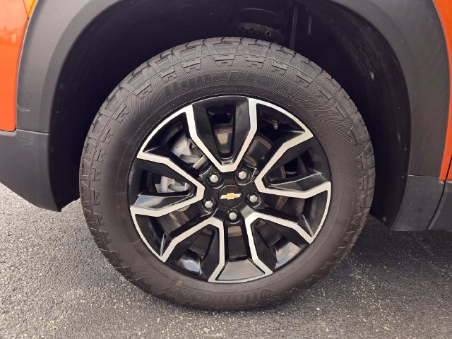 Used 2023 Chevrolet TrailBlazer ACTIV w/ Convenience Package AWD/4WD image 9