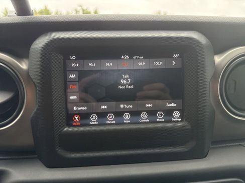 Used 2020 Jeep Wrangler Sport AWD/4WD image 15