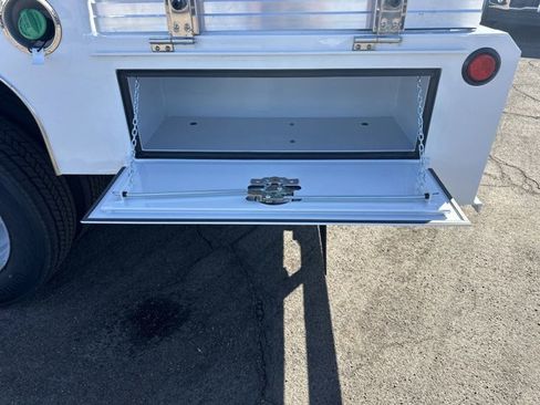 New 2025 Ford F550 4x4 Crew Cab Super Duty image 16