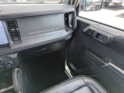 Certified 2025 Ford Bronco Badlands AWD/4WD image 16