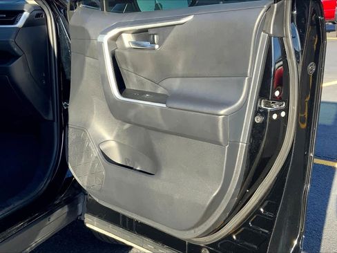 Used 2024 Toyota RAV4 XLE Premium image 43