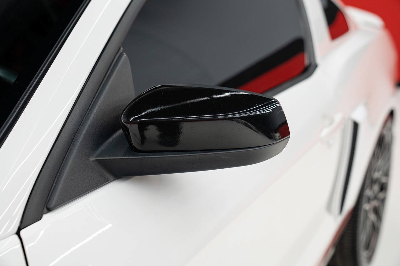 Used 2013 Ford Mustang Shelby GT500 RWD image 34