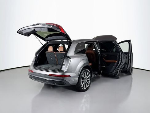 Used 2022 Audi Q7 2.0T Premium Plus w/ Premium Plus Package AWD/4WD image 22