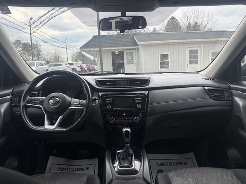 Used 2017 Nissan Rogue SV w/ Midnight Edition Package image 14