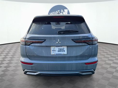 New 2026 Mitsubishi Outlander SE image 4