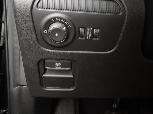 Used 2025 Jeep Wagoneer Series II w/ Convenience Group I RWD image 24
