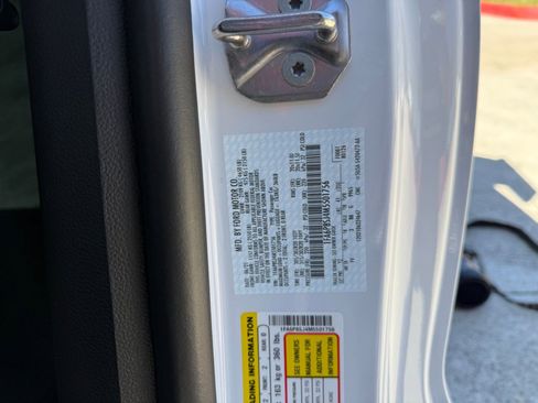 Used 2021 Ford Mustang Shelby GT500 w/ Carbon Fiber Track Pack image 36