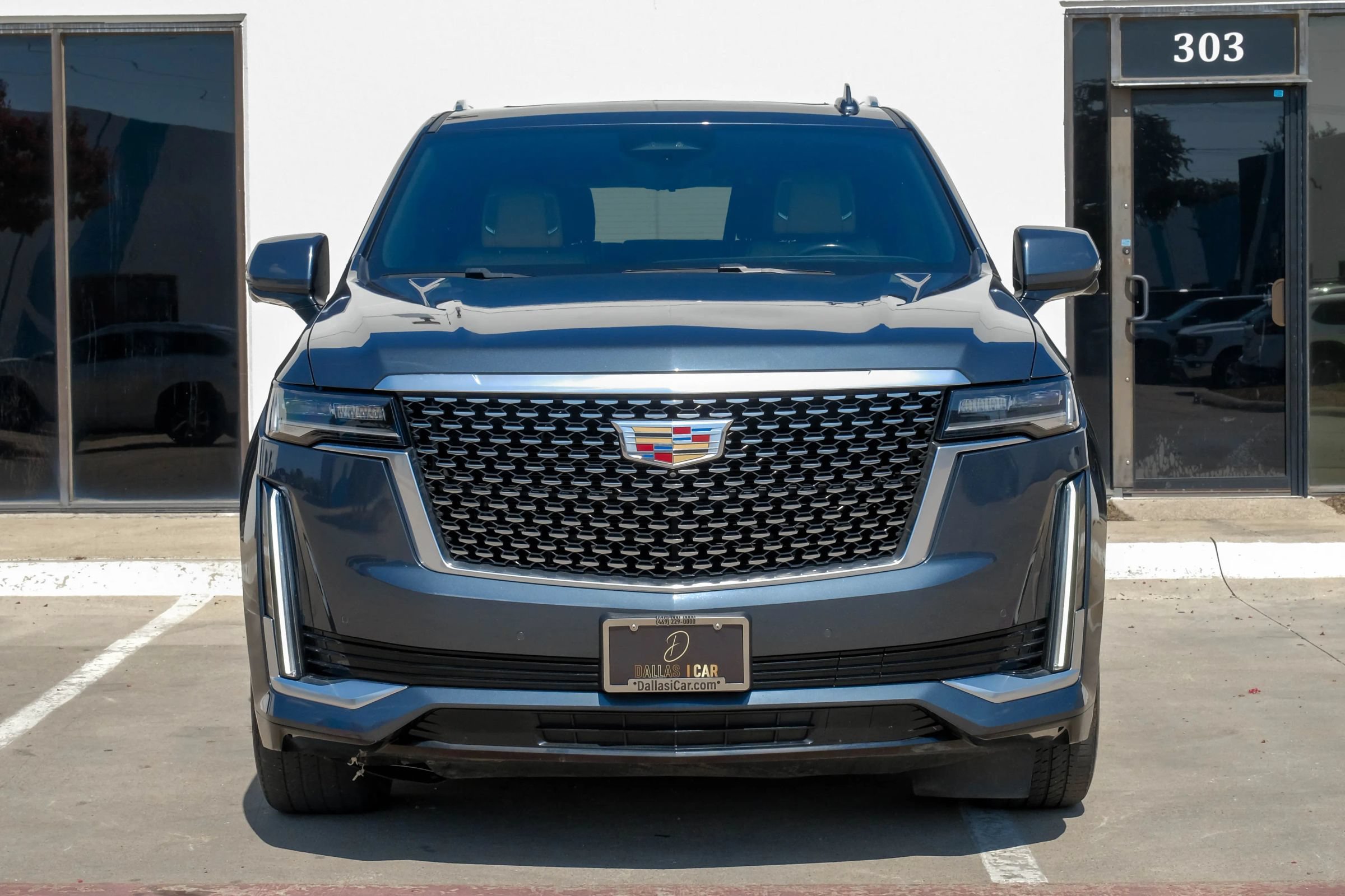 Used 2021 Cadillac Escalade Premium Luxury w/ Driver Assist Tech Package AWD/4WD image 7