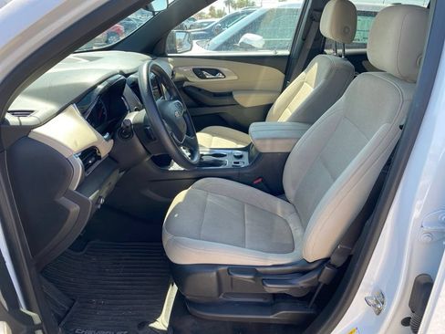 Used 2023 Chevrolet Traverse LS FWD image 6