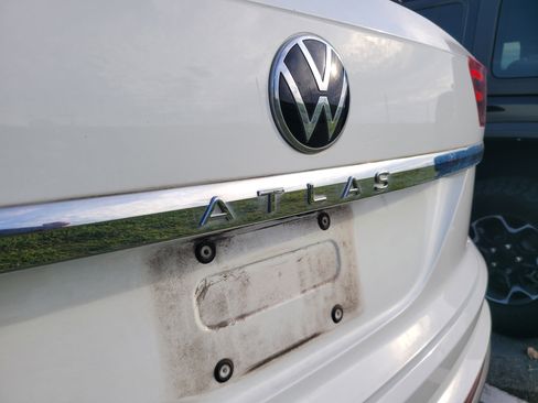 Used 2022 Volkswagen Atlas Cross Sport SE FWD image 7