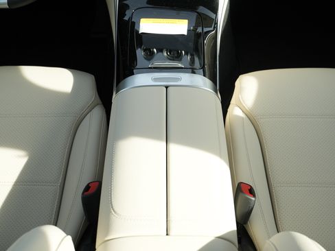 New 2026 Mercedes-Benz C 300 4MATIC Sedan image 27