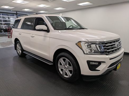 Used 2019 Ford Expedition XLT w/ Equipment Group 202A image 3