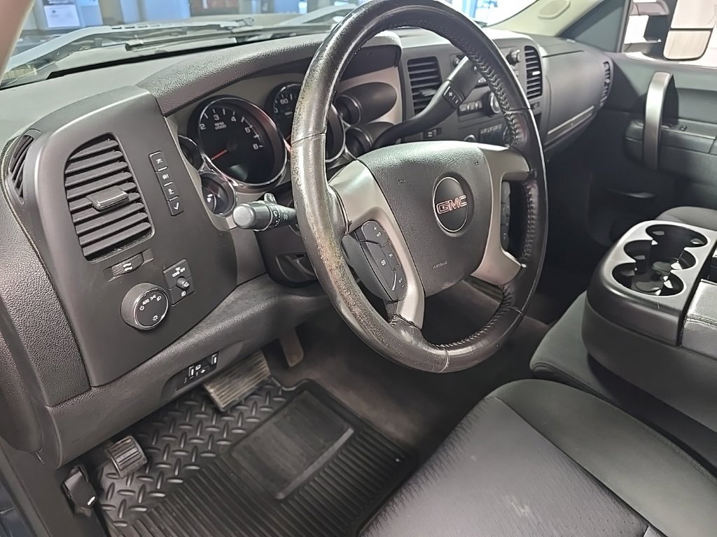 Used 2014 GMC Sierra 2500 SLE w/ SLE Preferred Package AWD/4WD image 18