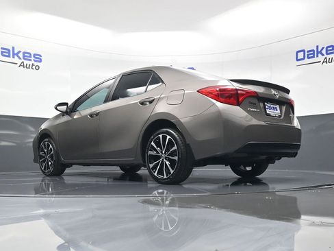 Used 2018 Toyota Corolla SE image 38