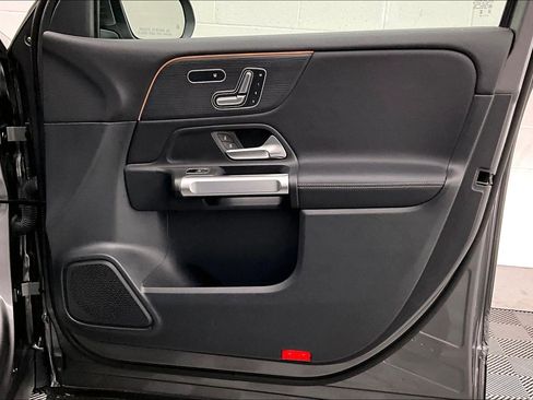 Certified 2023 Mercedes-Benz GLB 250 image 25