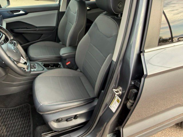 Used 2022 Volkswagen Taos SE FWD image 29