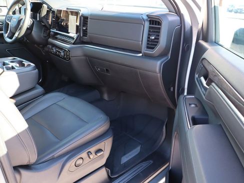 Used 2024 Chevrolet Silverado 3500 LTZ image 50