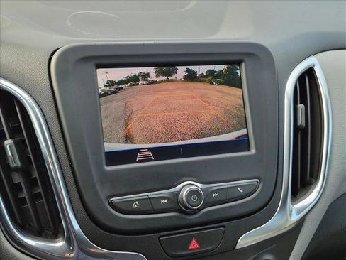 Used 2021 Chevrolet Equinox LS FWD image 13